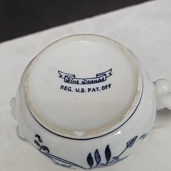 Blue Danube Creamer - Picture 3 of 4
